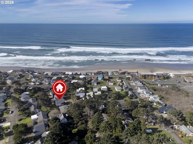 1708 Nw 38TH St, Lincoln City, OR 97367