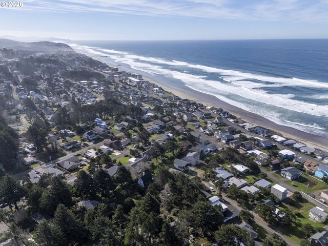 1708 Nw 38TH St, Lincoln City, OR 97367