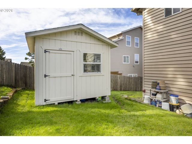 1708 Nw 38TH St, Lincoln City, OR 97367