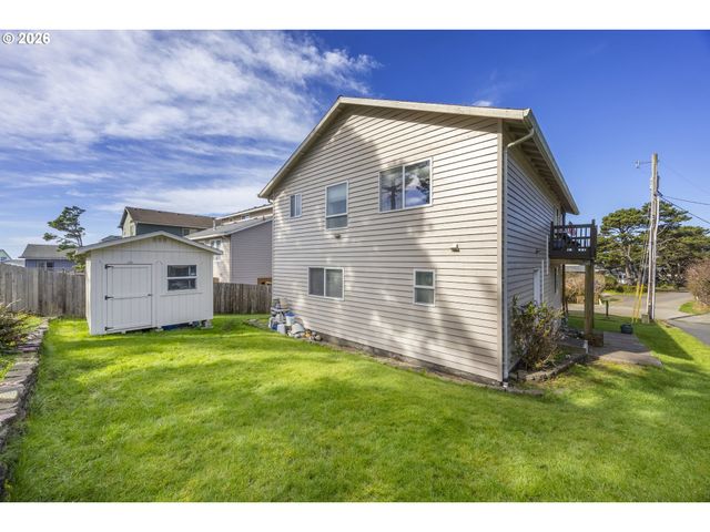 1708 Nw 38TH St, Lincoln City, OR 97367