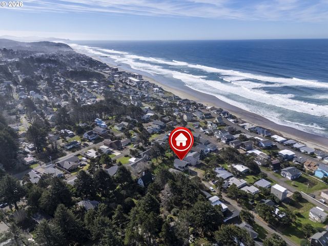 1708 Nw 38TH St, Lincoln City, OR 97367