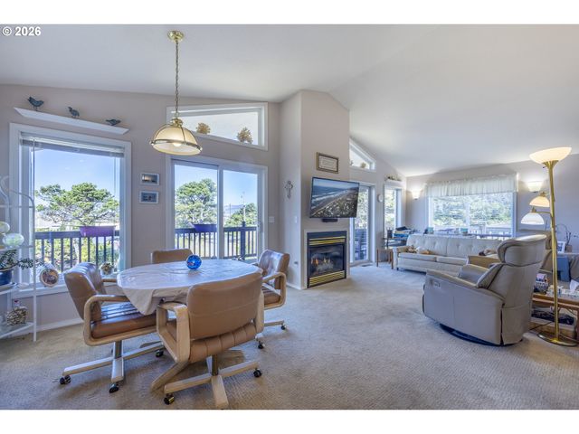 1708 Nw 38TH St, Lincoln City, OR 97367