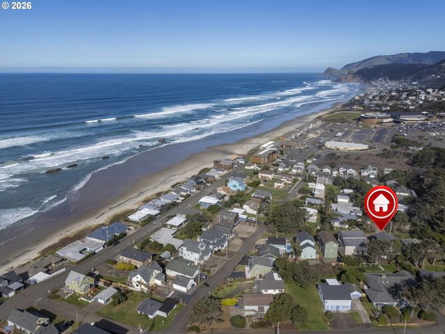 1708 Nw 38TH St, Lincoln City, OR 97367