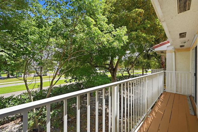8464 Lagos De Campo Boulevard 8464, Tamarac, FL 33321