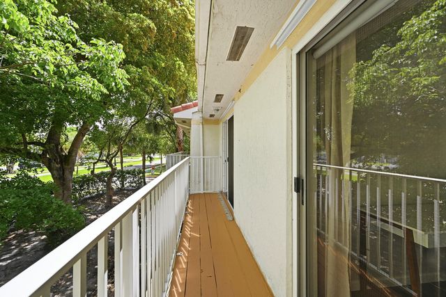 8464 Lagos De Campo Boulevard 8464, Tamarac, FL 33321