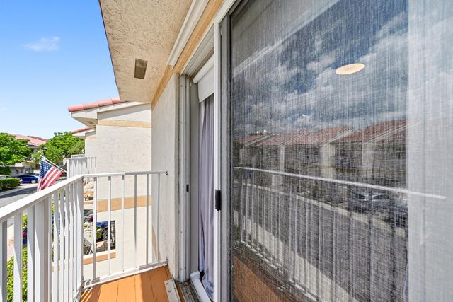 8464 Lagos De Campo Boulevard 8464, Tamarac, FL 33321