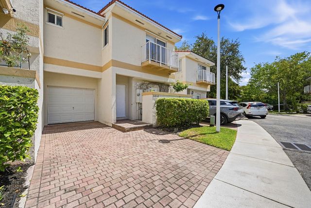 8464 Lagos De Campo Boulevard 8464, Tamarac, FL 33321