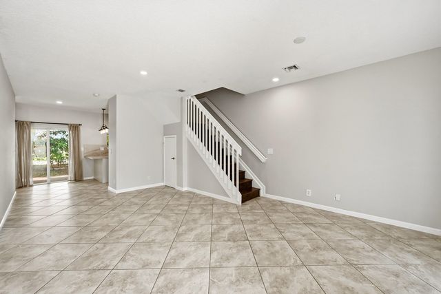 8464 Lagos De Campo Boulevard 8464, Tamarac, FL 33321