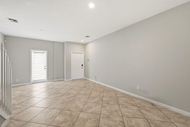 8464 Lagos De Campo Boulevard 8464, Tamarac, FL 33321