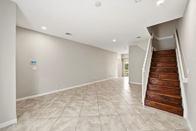 8464 Lagos De Campo Boulevard 8464, Tamarac, FL 33321