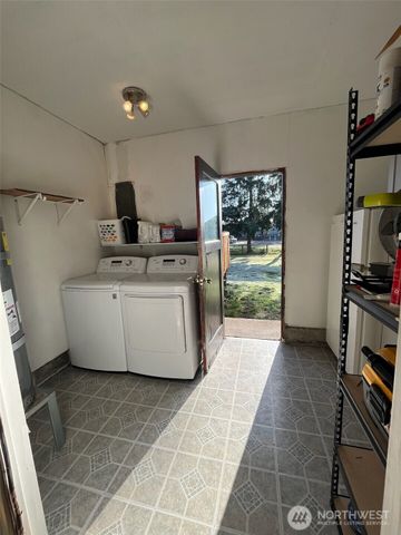 302 Centre Street N, Rainier, WA 98576