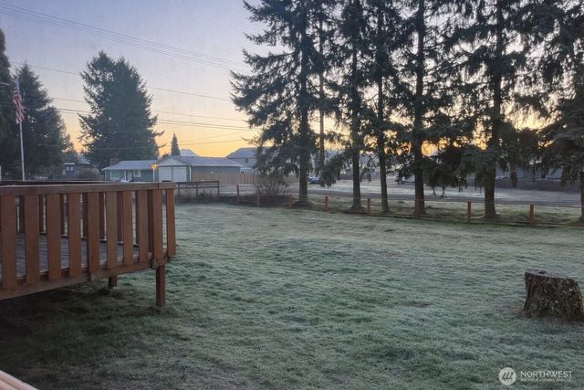 302 Centre Street N, Rainier, WA 98576