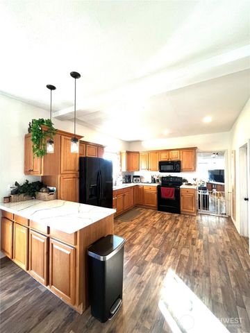 302 Centre Street N, Rainier, WA 98576