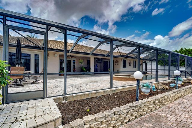 2700 NE 4th Way, Boca Raton, FL 33431