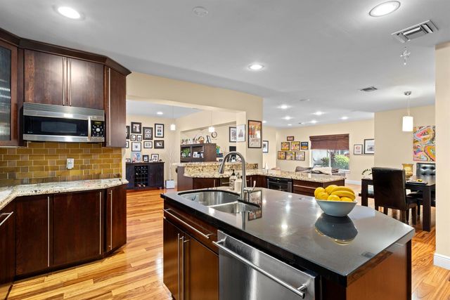 2700 NE 4th Way, Boca Raton, FL 33431