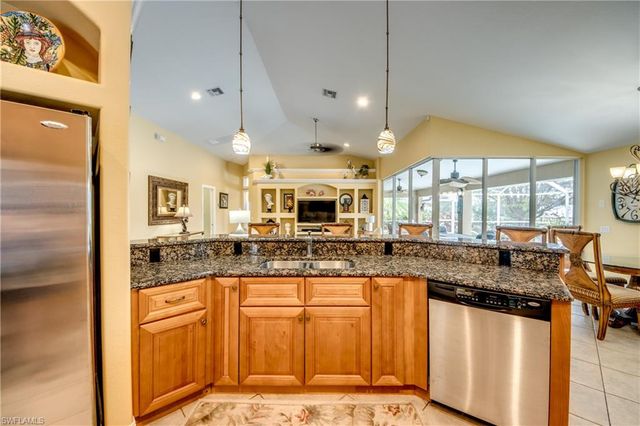 3809 SW 11th CT, Cape Coral, FL 33914