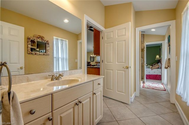 3809 SW 11th CT, Cape Coral, FL 33914