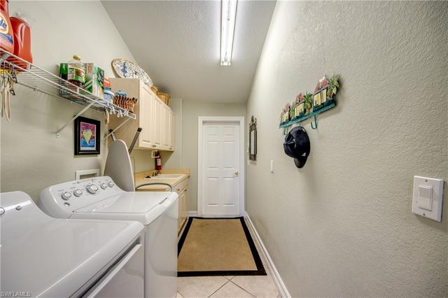 3809 SW 11th CT, Cape Coral, FL 33914