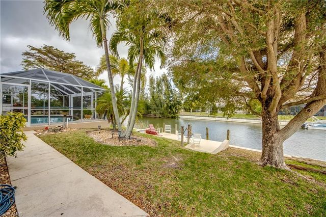3809 SW 11th CT, Cape Coral, FL 33914