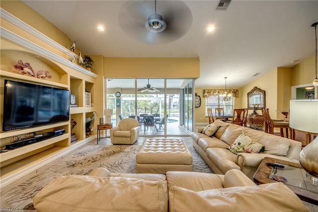 3809 SW 11th CT, Cape Coral, FL 33914