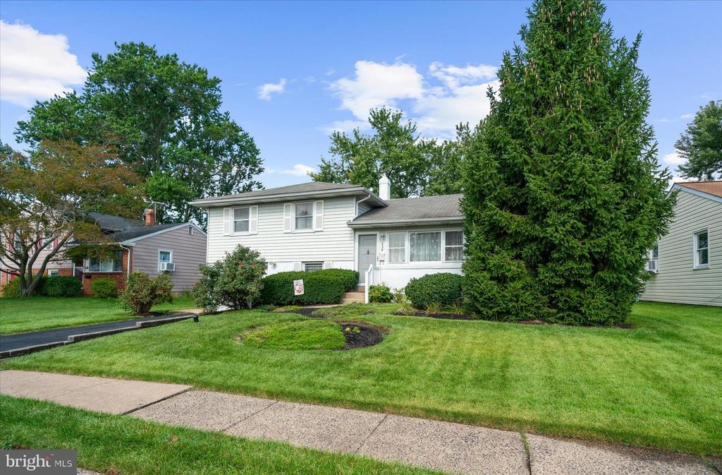 536 POPLAR ST, LANSDALE, PA 19446 — photo 2
