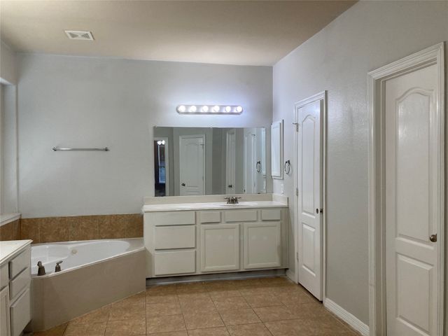 2744 Ferdinand, Grand Prairie, TX 75054