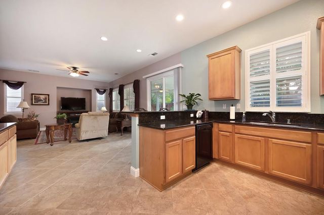 2096 Land End Loop, Roseville, CA 95747