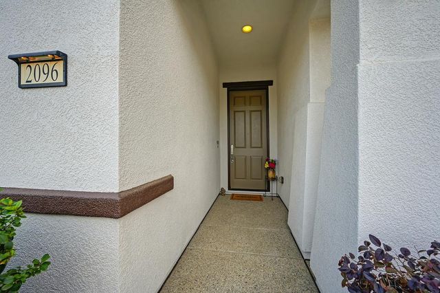 2096 Land End Loop, Roseville, CA 95747