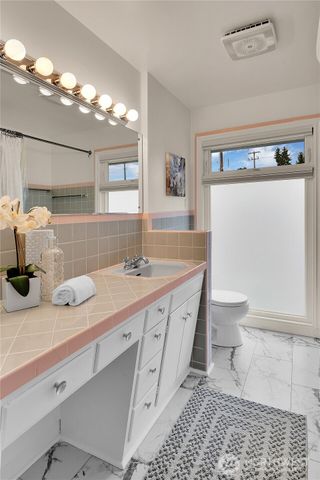 7247 36th Avenue SW, Seattle, WA 98126