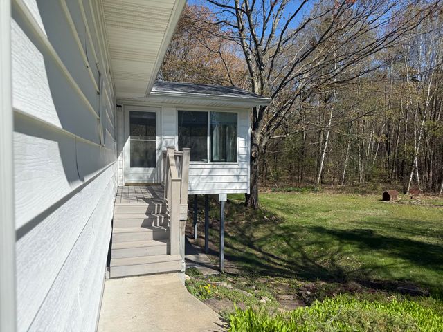 3661 E Sternberg Road, Fruitport Twp, MI 49415