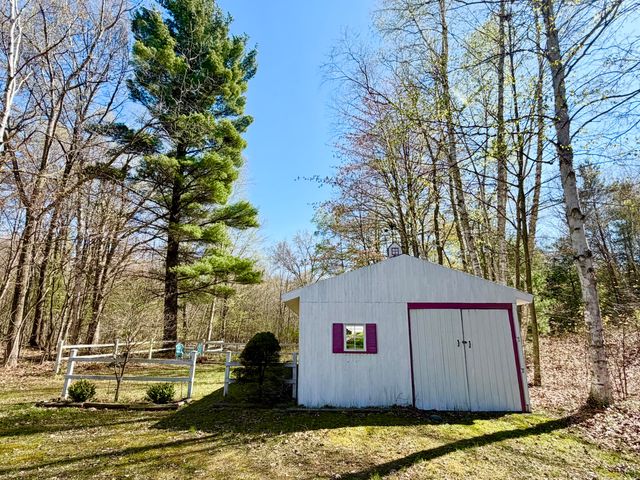 3661 E Sternberg Road, Fruitport Twp, MI 49415