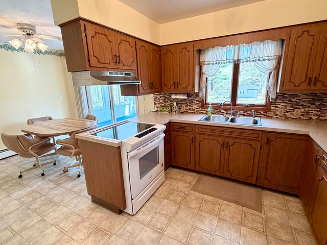 3661 E Sternberg Road, Fruitport Twp, MI 49415