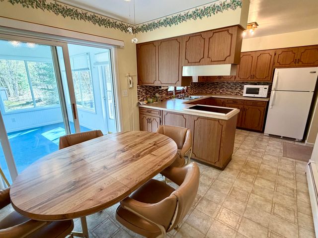 3661 E Sternberg Road, Fruitport Twp, MI 49415
