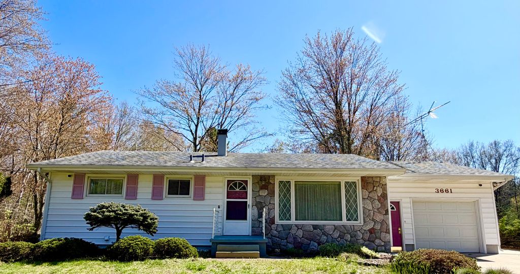 3661 E Sternberg Road, Fruitport Twp, MI 49415