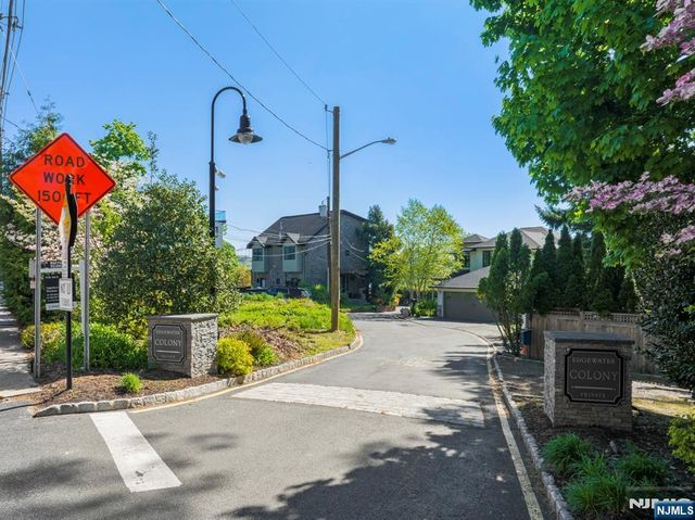 5 Vista Lane, Edgewater, NJ 07020