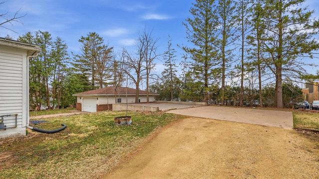 330 S Hickory Street, Platteville, WI 53818