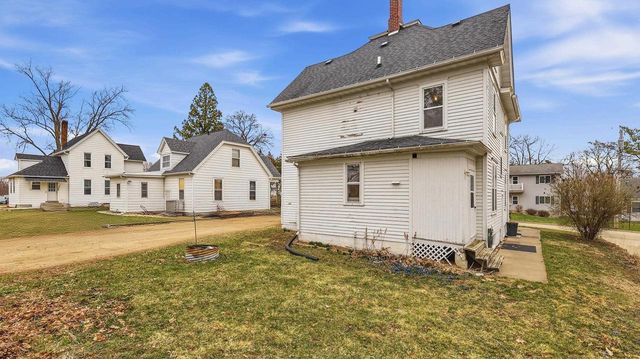 330 S Hickory Street, Platteville, WI 53818