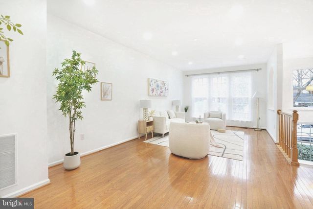 3834 ELBERT, Alexandria, VA 22305