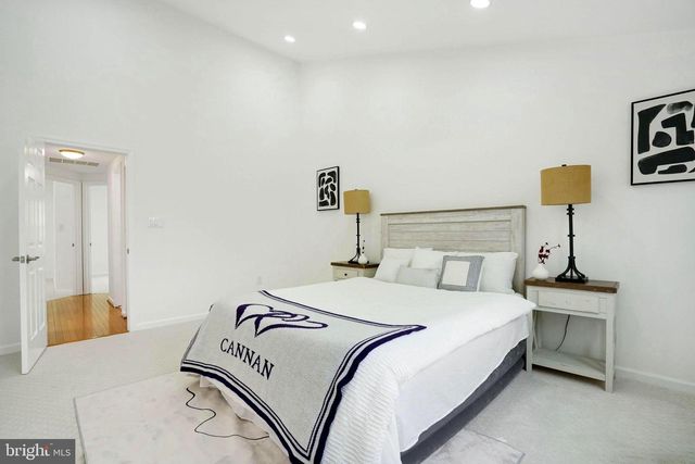 3834 ELBERT, Alexandria, VA 22305