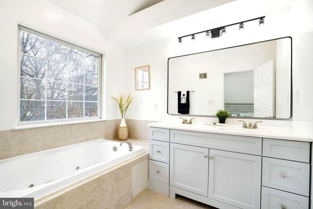 3834 ELBERT, Alexandria, VA 22305