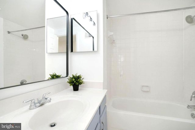 3834 ELBERT, Alexandria, VA 22305