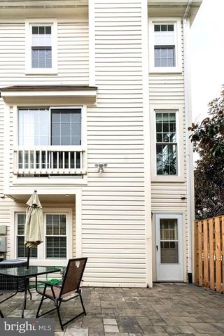 3834 ELBERT, Alexandria, VA 22305