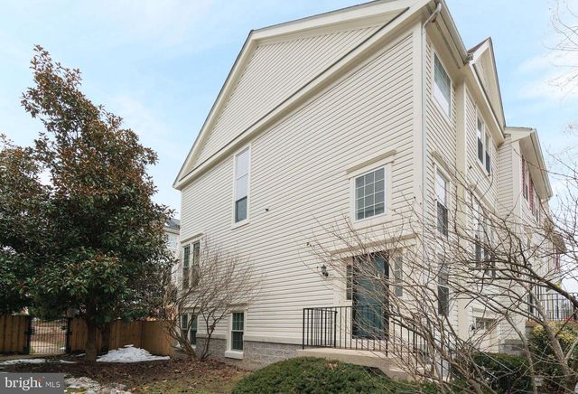 3834 ELBERT, Alexandria, VA 22305