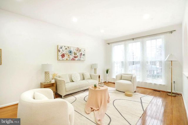 3834 ELBERT, Alexandria, VA 22305