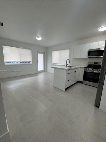 180 W 21st St 180, Hialeah, FL 33010
