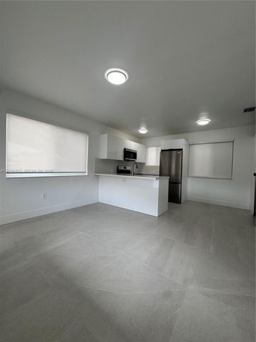 180 W 21st St 180, Hialeah, FL 33010