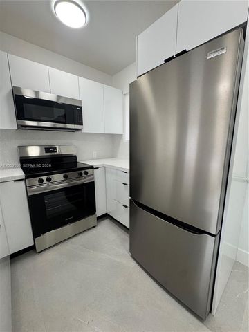 180 W 21st St 180, Hialeah, FL 33010