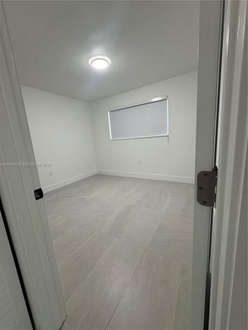 180 W 21st St 180, Hialeah, FL 33010