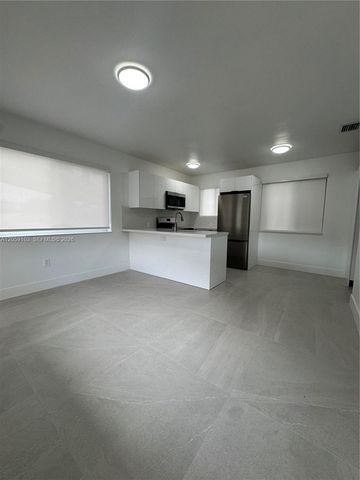 180 W 21st St 180, Hialeah, FL 33010
