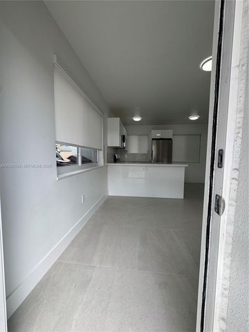 180 W 21st St 180, Hialeah, FL 33010
